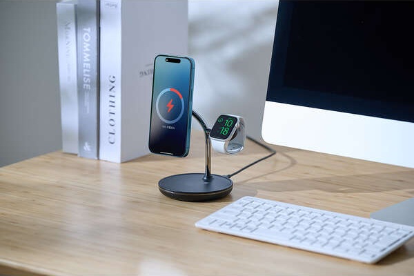 Apple Watch�̓o���h�t���̂܂܏[�d�\