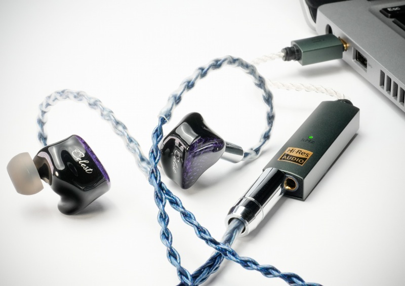 �M�^�[�������ɂ���B�s�A�m�͂�����ɂ���