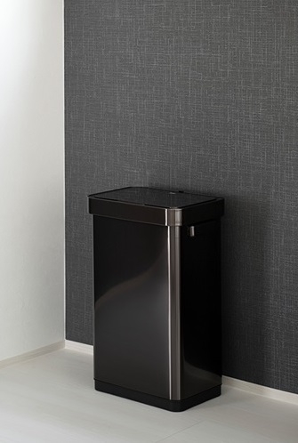 �Z���T�[�Ńt�^�������J��