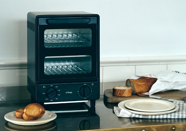 ��Ԃ̃A�N�Z���g�ɂȂ�V���[�v�ȃu���b�N�J���[