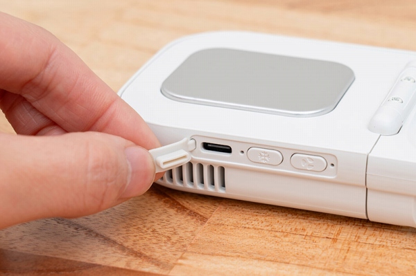 ���S�̏[�d�J�o�[�t��