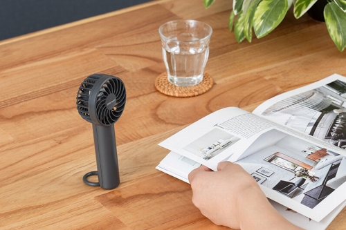 �J���r�i�Ńf�X�N�t�@���ɂ�