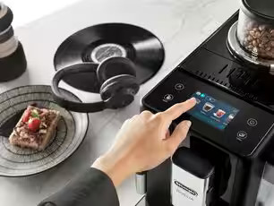 3.5�C���`�̃J���[�̉t���p�l���ł��D�݂̃h�����N�������^�b�`����