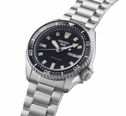 SKX�̐l�C�A�[�J�C�u�f�U�C�����x�[�X�ɐ����i��