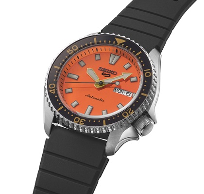 SKX�̐l�C�A�[�J�C�u�f�U�C�����x�[�X�ɐ����i��