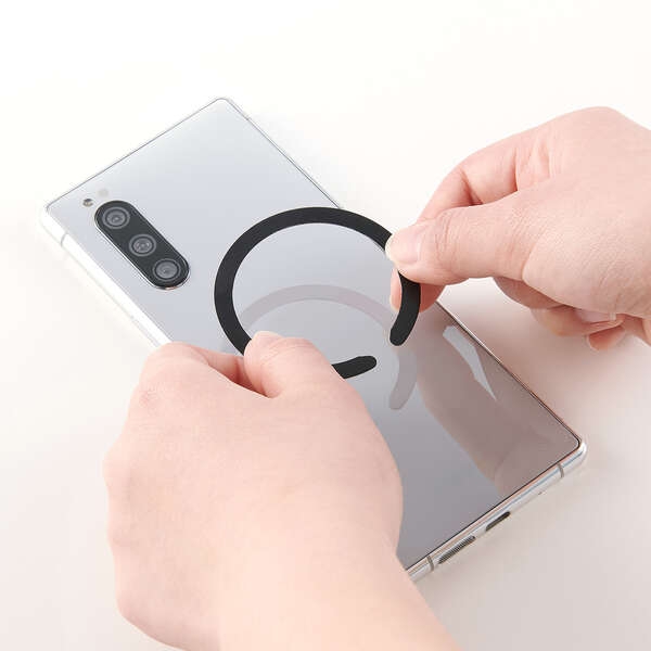 ���^���v���[�g�t���AMagSafe��Ή��X�}�z�ɂ�