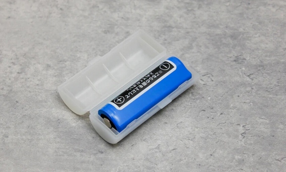 ���`�E���C�I���[�d�r��p�P�[�X�t��