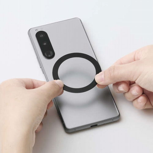 �t���̃��^���v���[�g��MagSafe��Ή��̋@��ł�