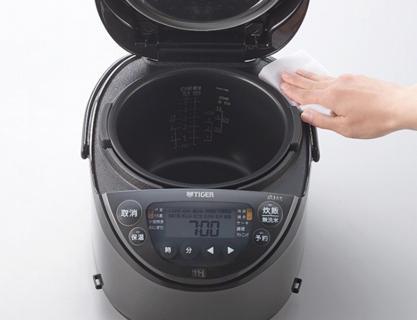 �������V�{�t���[��