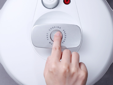 �yT-FAL�@���N���E�N�b�J�[�v���@����������z�����v�b�V���ň��͂�������