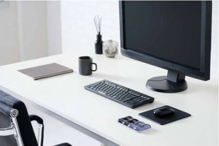 TPU�f�ނœ������̂���c�[�g���J���[