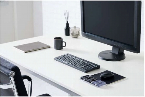 TPU�f�ނœ������̂���c�[�g���J���[