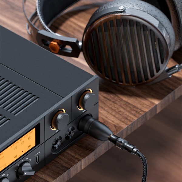 ���L���݊����̃I�[�f�B�I�A�_�v�^�[��2��ޕt��