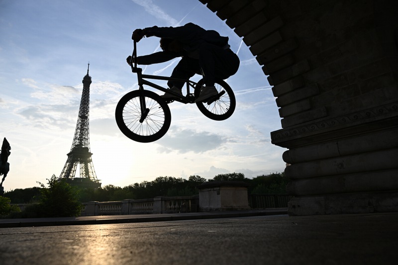 �����Y�R�[�e�B���O�ƐV�݌v�̌��w�n�ɂ��S�[�X�g�E�t���A��}��