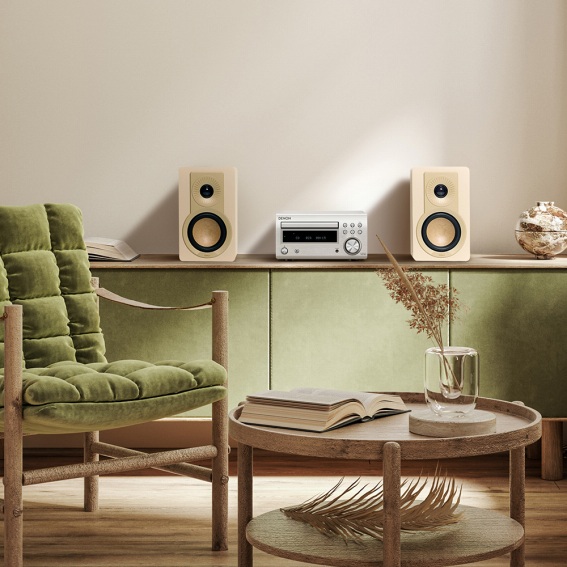 �T�̐F�� KUPID ���͂���A���g�����_���̂����炵