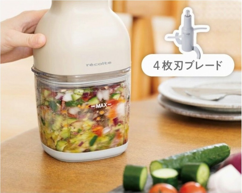 �����ȐH�ނ������Ƃ����ԂɁA�݂���؂�