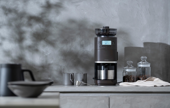 �ۉ��͂̍����^���d�\���̃X�e�����X�T�[�o�[���f��SC-C281