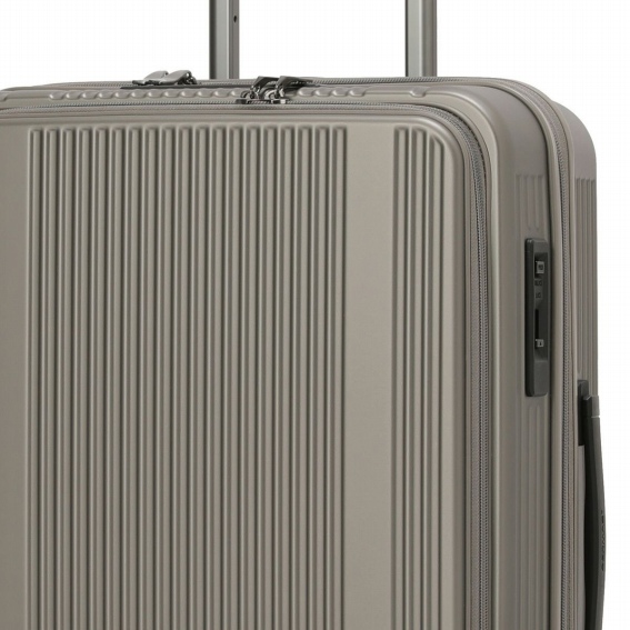 �����ڗ����ɂ������x���m�ۂ���c���u�f�U�C��