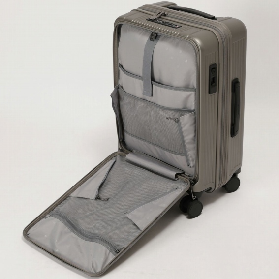 �t�����g�|�P�b�g�̃T�T�}�`���Ƀt�@�X�i�[��t��