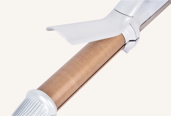 �������苲�߂āA�ӂ��藧�̃J�[���ɁB