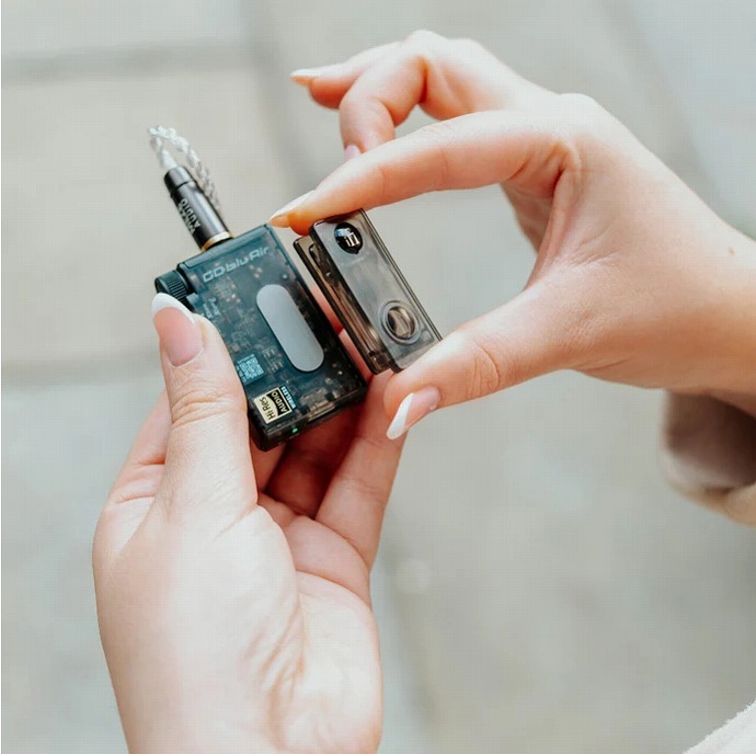 iFI AUDIO �A�C�t�@�C�I�[�f�B�I Bluetooth���V�[�o�[ GO blu Air ���E���}�O�l�b�g�N���b�v���̗p