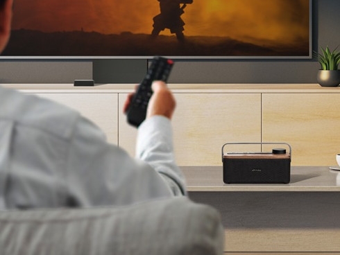 �e���r�̉����͂����蒮������