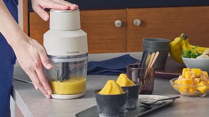 �X��i�b�c�A�����Ȃǂ̍d���H�ނ����ӂł���