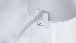 USB�[�d�P�[�u����ڑ����A�ȃX�y�[�X�ŏ[�d�\