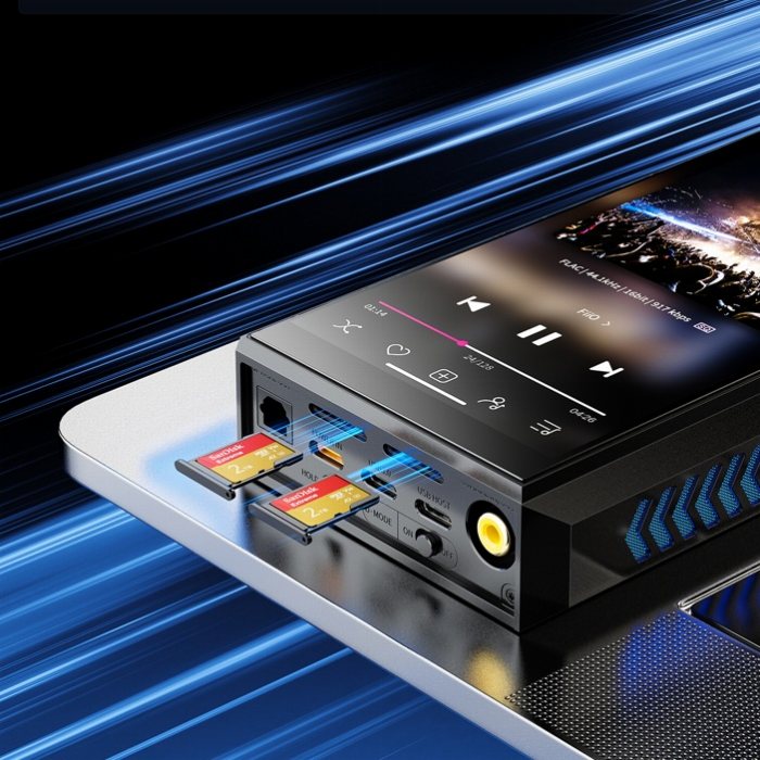 �STB�܂Ŋg���\�ȃf���A��microSD�J�[�h�X���b�g����