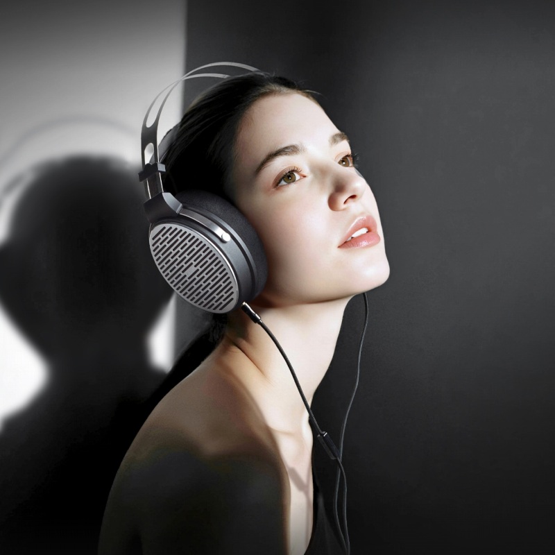 �y�ʂŐ������ꂽ�f�U�C���̃A���~�j�E���}�O�l�V�E�������O����