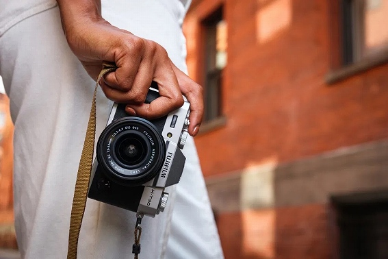 �R���p�N�g�Ōy�₩