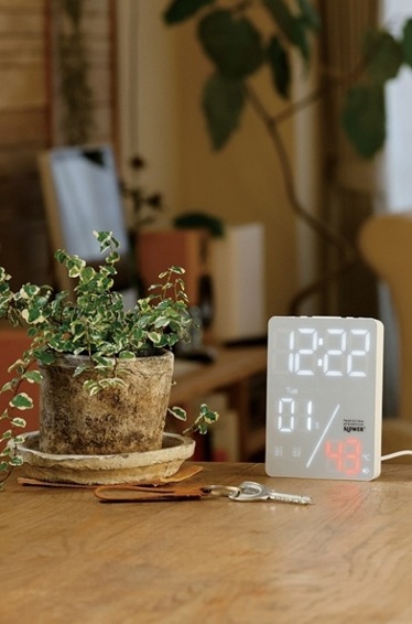 �u�₩��WHITE