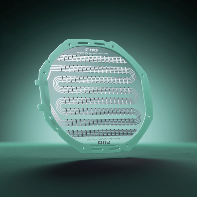 3��m�����^�U�������ݏo���A�N�₩�ŐL�т̂��鍂��