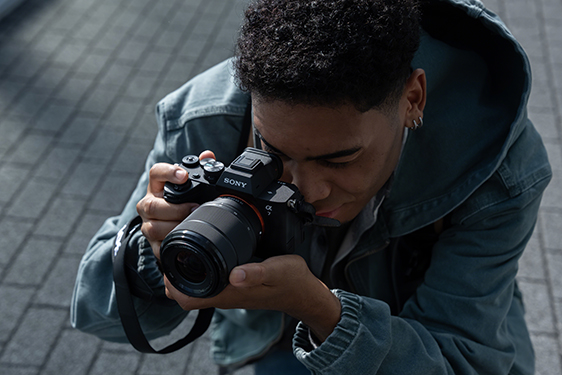 SONY �\�j�[ FE 28-70mm F3.5-5.6 OSS II SEL28702 ���w����u���␳�@�\