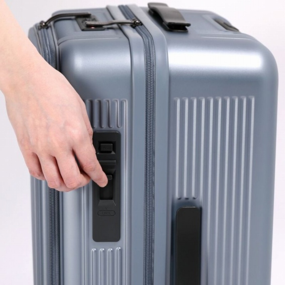 �{�̑��ʂɐݒu���ꂽ�X���C�h�X�C�b�`