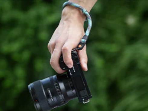 14g�̉H�̂悤�Ȍy���ŁA���R�ɎB��