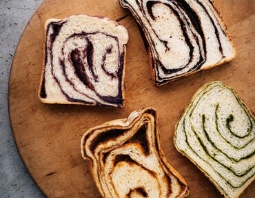 �y�����L����A���������L���鑽�ʂȃI�[�g���j���[���[���B