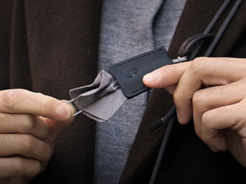 �����Y�N���[�j���O�N���X�̓V�����_�[�X�g���b�v�Ɏ��t�����Ă���A�K�v�ȂƂ��ɂ����g���܂��B