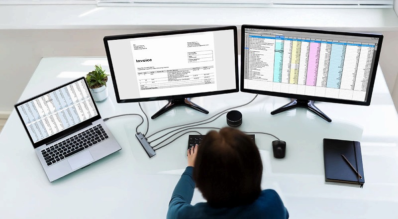 �ڑ����邾���Ńf���A���f�B�X�v���C�����\�z