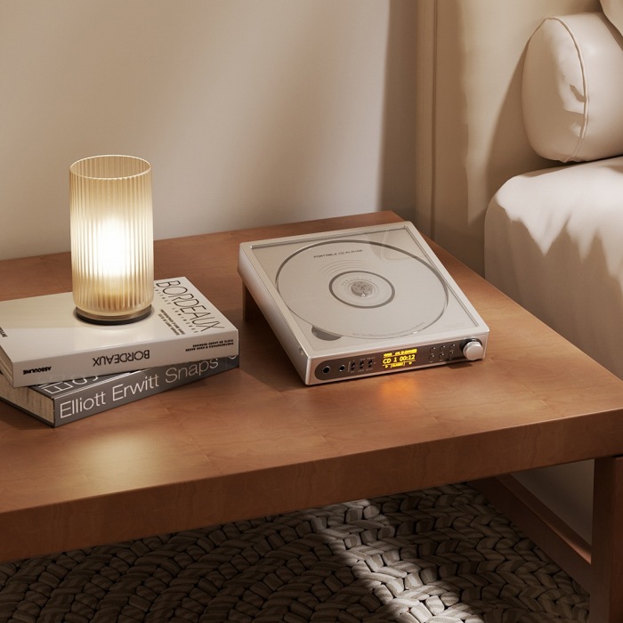 ��e�ʁA���d���ȃ��`�E���o�b�e���[�𓋍ڂ��A�O�o��ł����R����