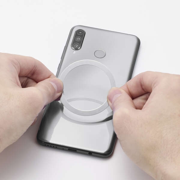 MagSafe��Ή��̃X�}�[�g�t�H���ł��g�p�\