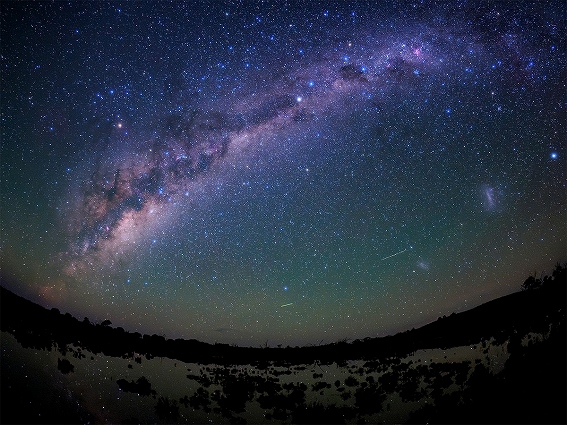 �y�I�[�G���V�X�e�� �V�̎ʐ^�B�e�����J���� OM-3 ASTRO�z���i�ʐ^����V�̎B�e�܂ŗl�X�Ȑ���̎B�e���\