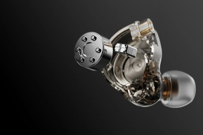 �������ނ̉��y�̖��͂������o���悤�A���O�Ƀ`���[�j���O���ꂽ�T�E���h