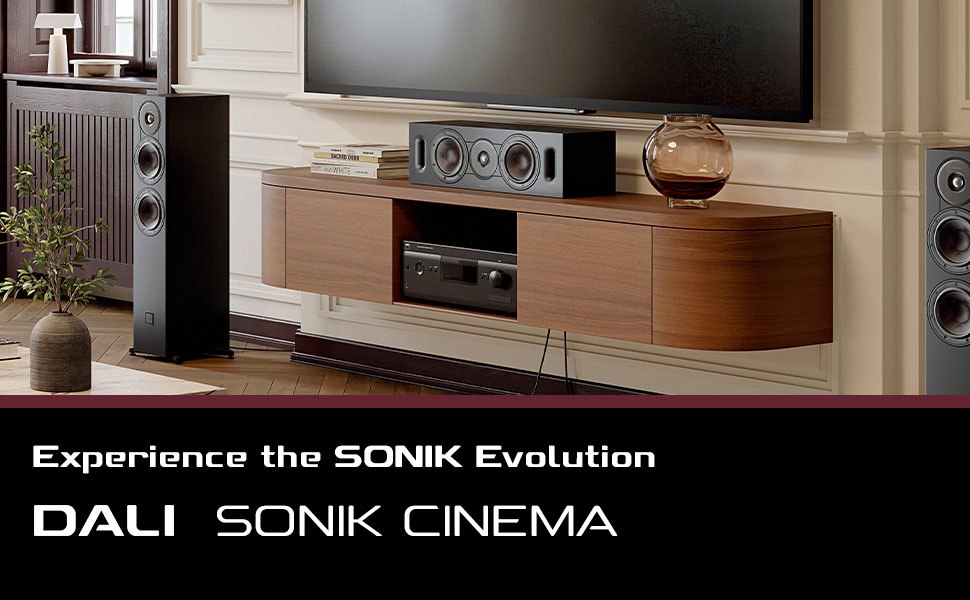 �z�[���V�A�^�[�̊����ȃp�[�g�i�[�ƂȂ�Z���^�[�E�X�s�[�J�[ SONIK CINEMA