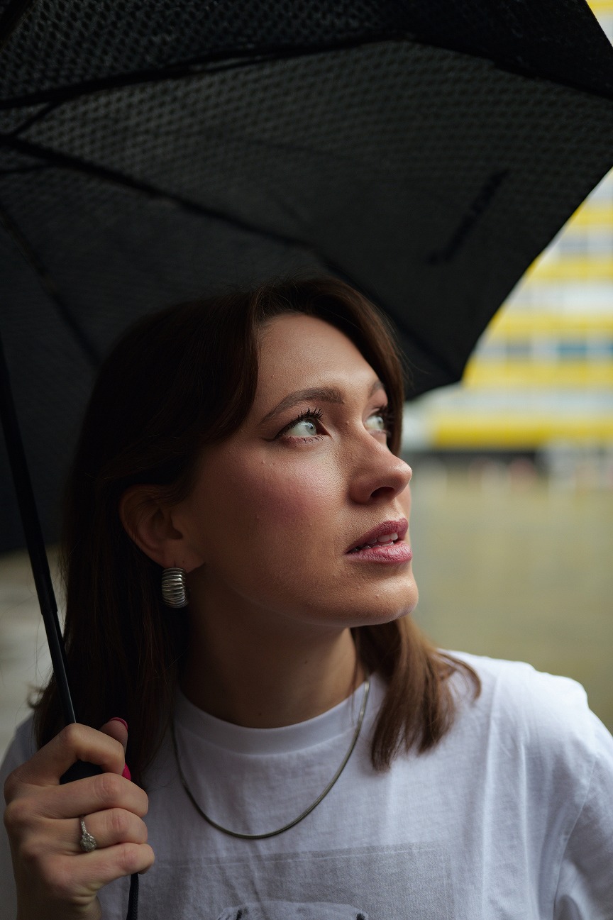 �yS-S40 LUMIX S 40mm F2�z���R�Ȏ���ň�ۓI�ɕ`���A40mm F2