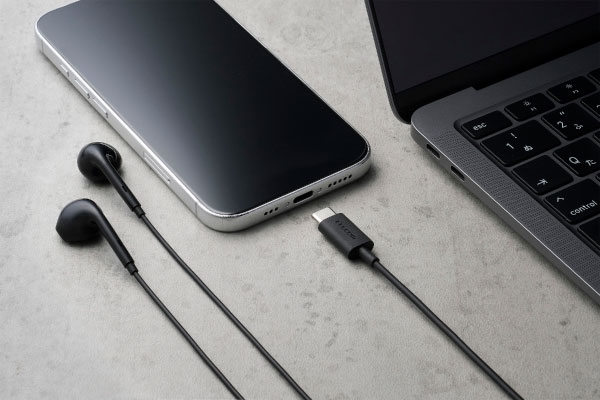 DAC����USB Type-C�R�l�N�^�[