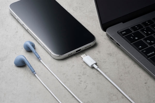 DAC����USB Type-C�R�l�N�^�[