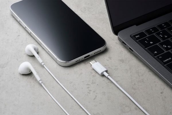 DAC����USB Type-C�R�l�N�^�[