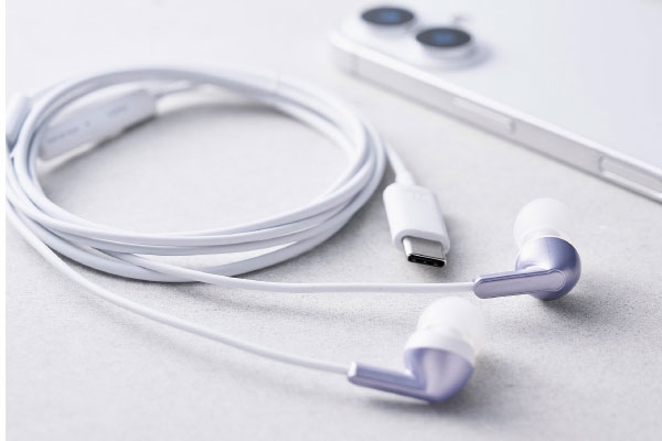 USB Type-C�ڑ��̗L���C���z��