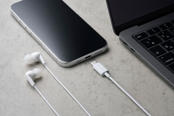 DAC����USB Type-C�R�l�N�^�[